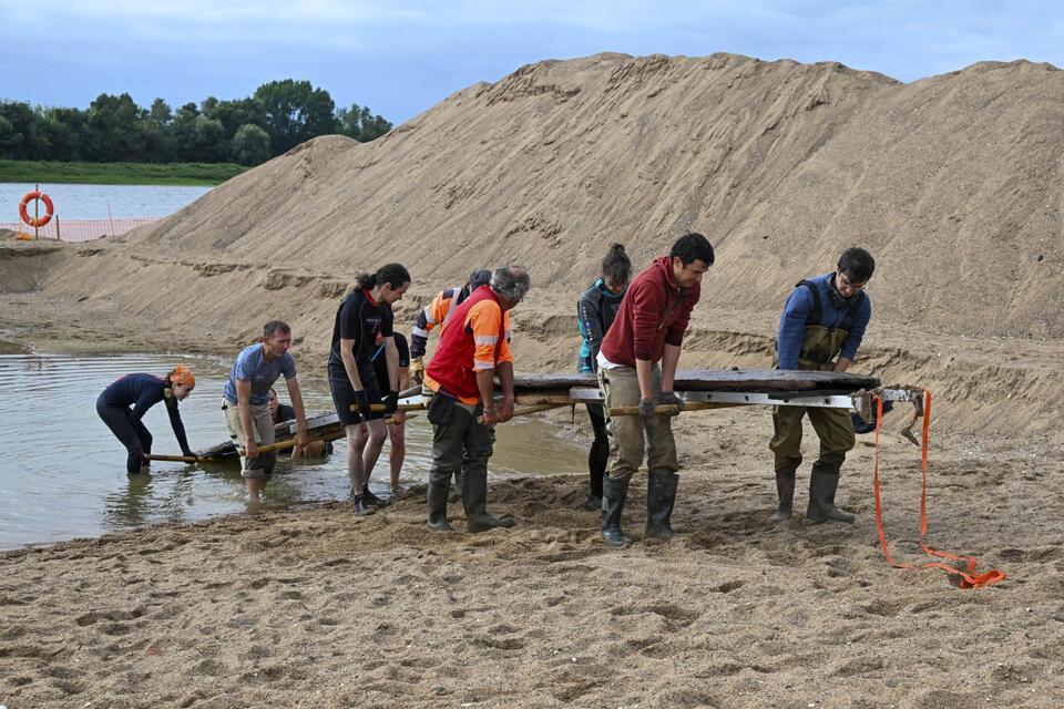 Francia / Dalle acque della Loira riemerge il relitto di un’imbarcazione carolingia (IX-X secolo)