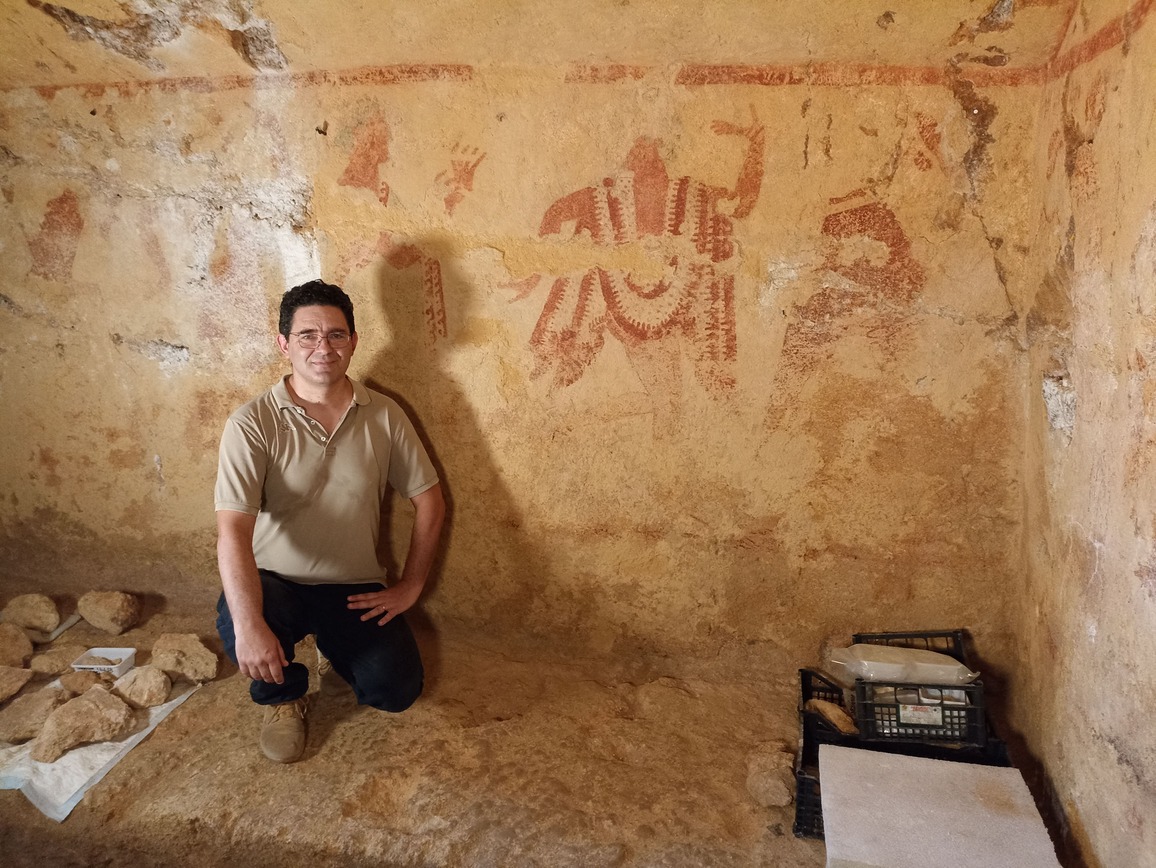 tomba a camera dipinta nella necropoli di Monterozzi a Tarquinia, con scene di danza e officina metallurgica