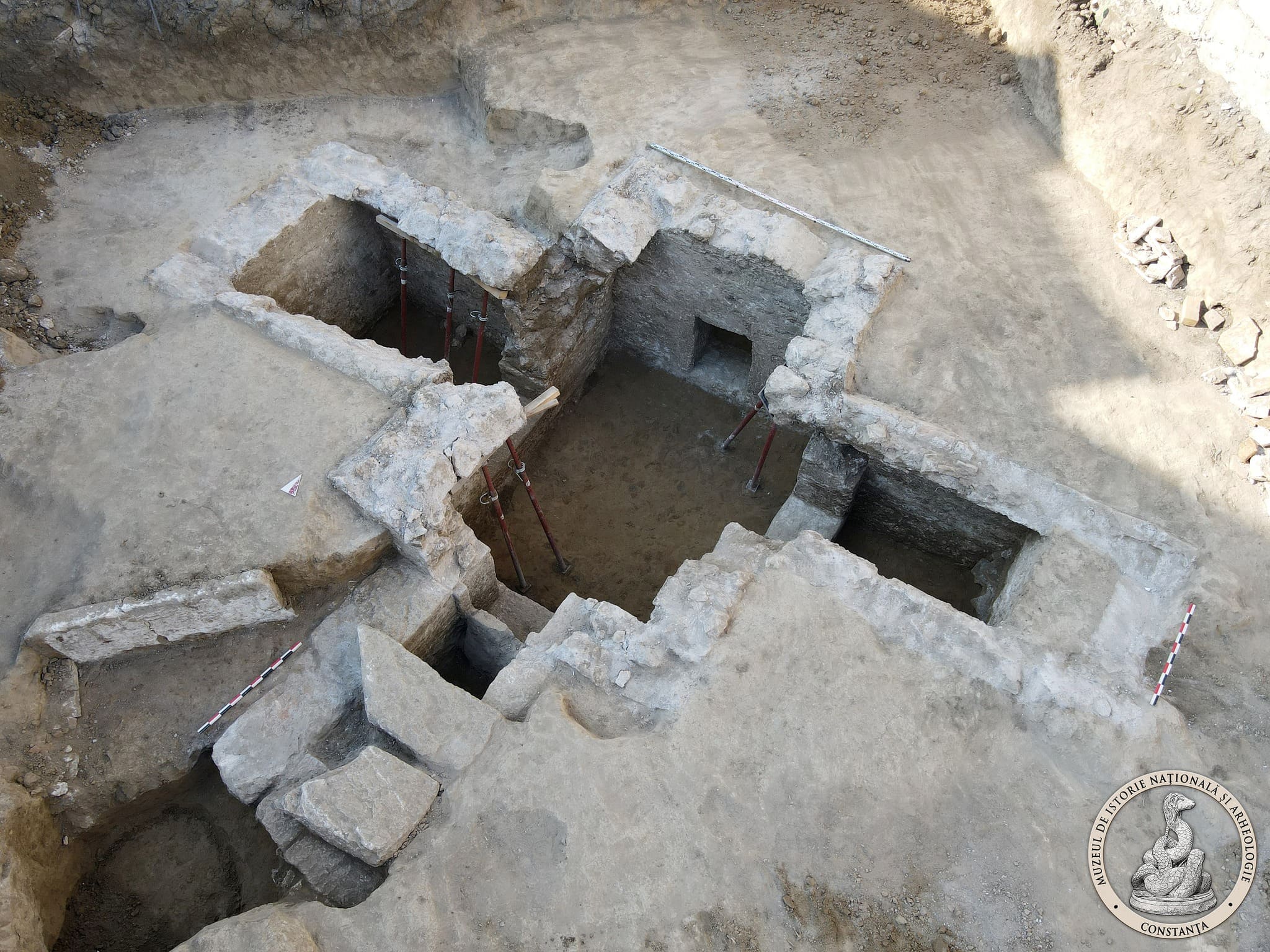 Romania / Scoperta a Costanza una tomba ipogea a forma di croce: “Straordinaria testimonianza della necropoli romana tardo-antica” | IL VIDEO