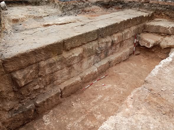 A Manduria (TA) riemergono le antiche mura messapiche: scoperto un tratto della cerchia intermedia durante i lavori alla stazione FSE