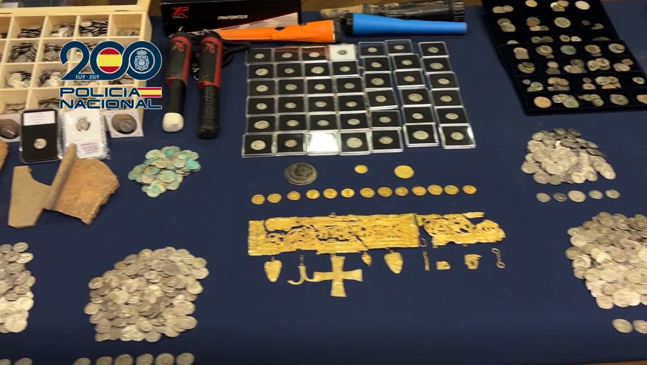 Recuperata in Spagna una corona votiva visigota del VI secolo: grosso colpo al traffico illecito di reperti archeologici | LE FOTO E IL VIDEO