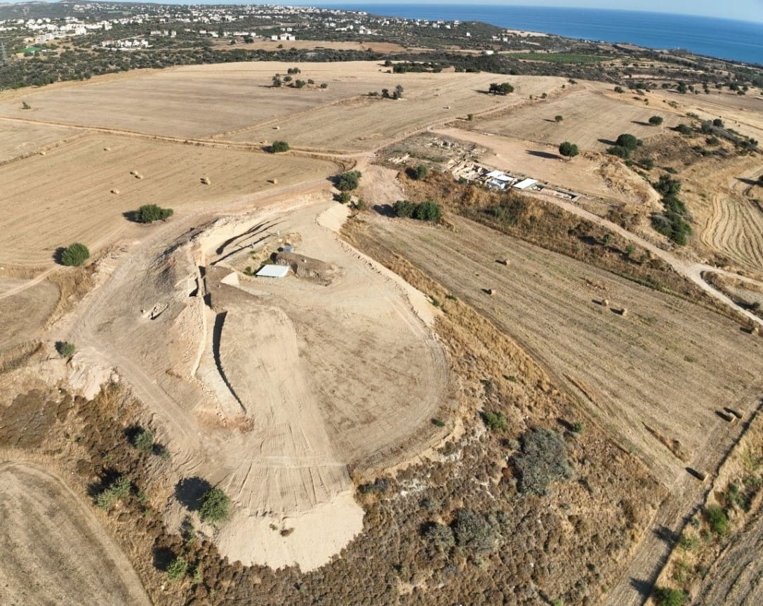 Cipro | Riemerge l’acropoli di Palaipaphos: nuove torri e fortificazioni raccontano la storia della città-stato tra V e IV secolo a.C.