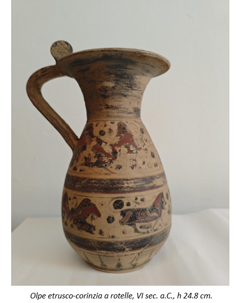 Dieci reperti archeologici restituiti allo Stato: c’è anche un’olpe etrusco-corinzia del VI secolo a.C.