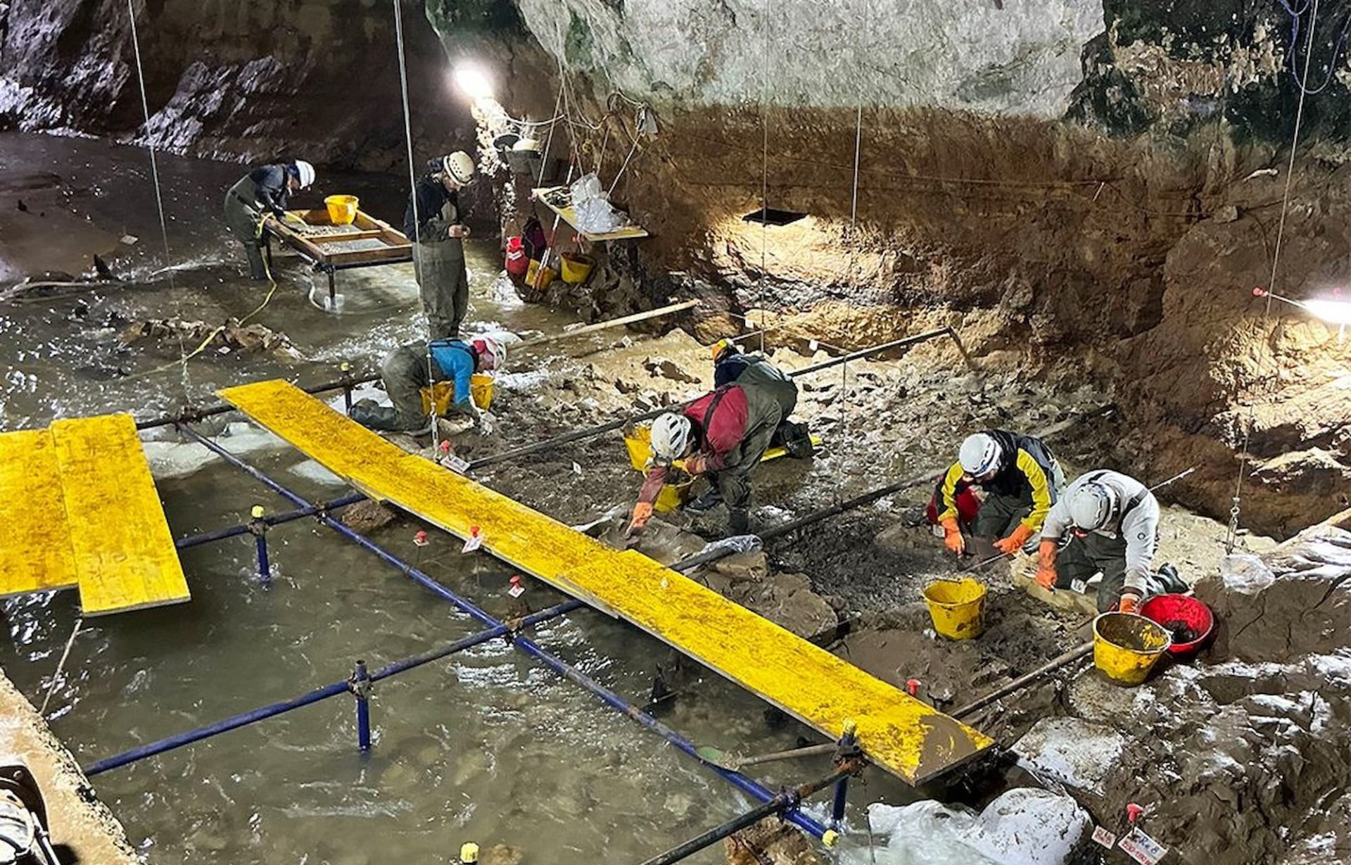 Sotto terra, lungo il fiume: riprendono gli scavi nelle Grotte di Pertosa-Auletta