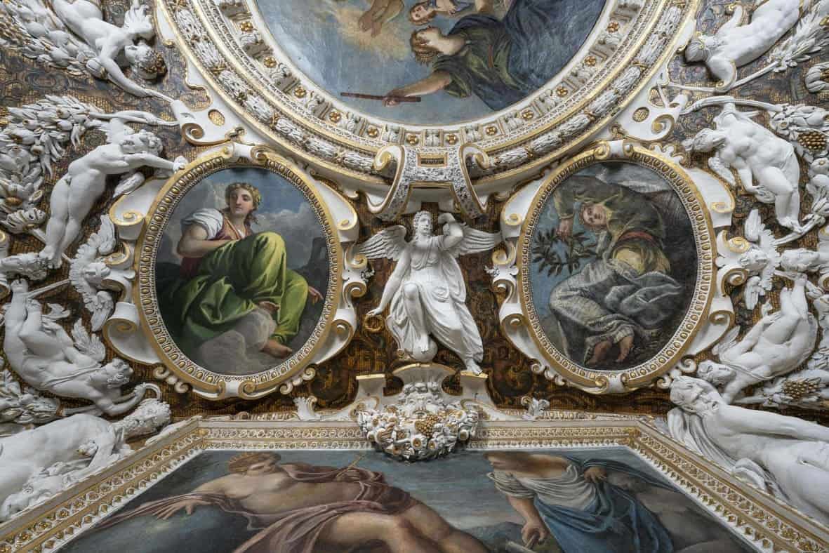 Venezia, riapre la Sala delle Quattro Porte: concluso il restauro del grande soffitto e dei portali di Palazzo Ducale | GALLERY E VIDEO