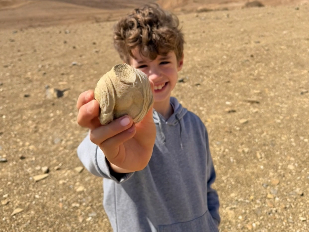 Eight-year-old boy finds 1700-year-old Roman statuette fragment in the Negev Desert