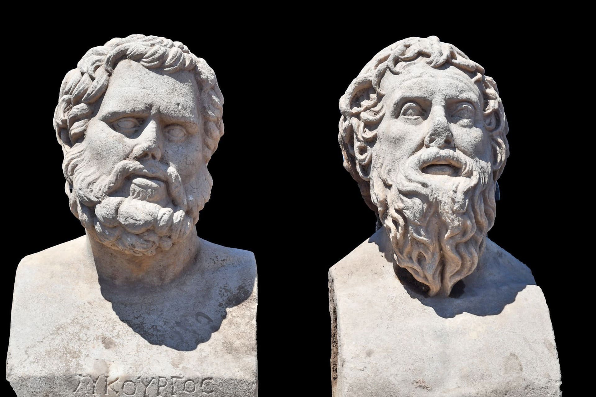 Cesarea Marittima, due statue romane intatte emergono da un torchio per il vino: una rappresenta “Licurgo”