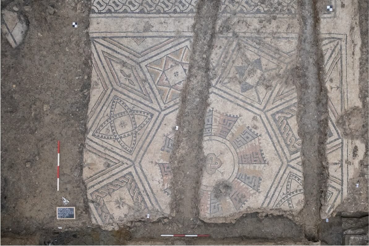 Oderzo, affiora una monumentale chiesa paleocristiana: mosaici e sepolture raccontano le origini della comunità cristiana di Opitergium