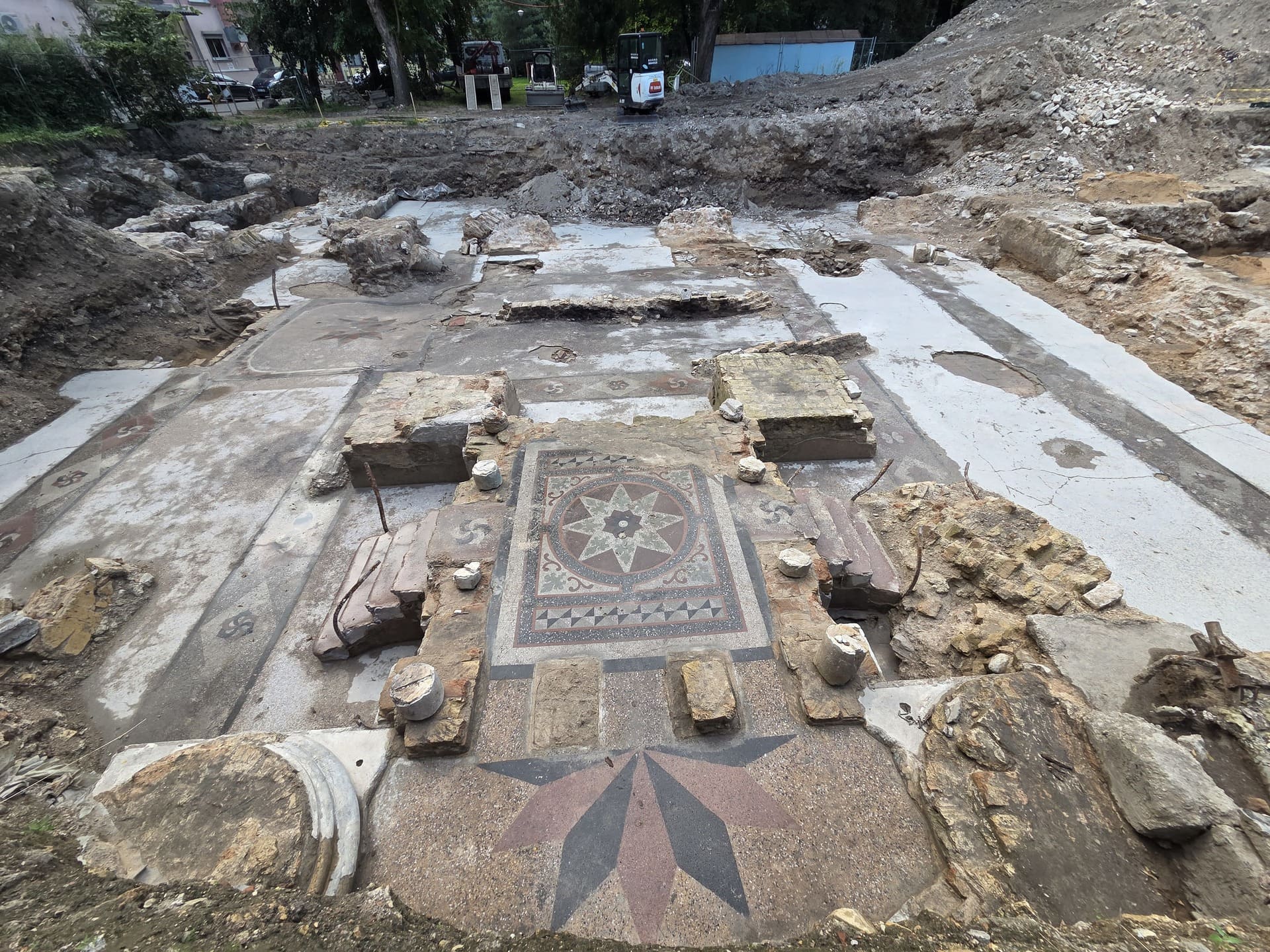 Great Synagogue of Vilna: Central Bimah Fully Unearthed in Landmark Archaeological Discovery
