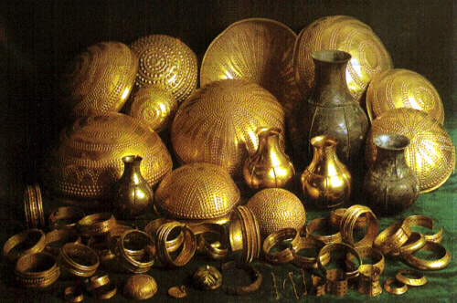 Spagna, rubato il Tesoro di Villena: in quattro minuti trafugato uno dei grandi tesori dell’Età del Bronzo
