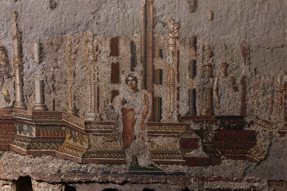 Terme di Traiano, riapre la galleria sotterranea con la Città Dipinta e il Grande Mosaico