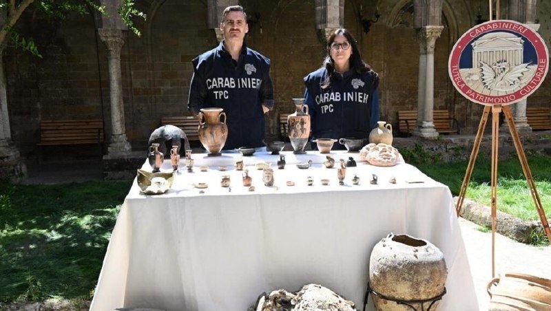 Blitz dei carabinieri a Palermo: recuperate opere d’arte, manoscritti e reperti archeologici rubati
