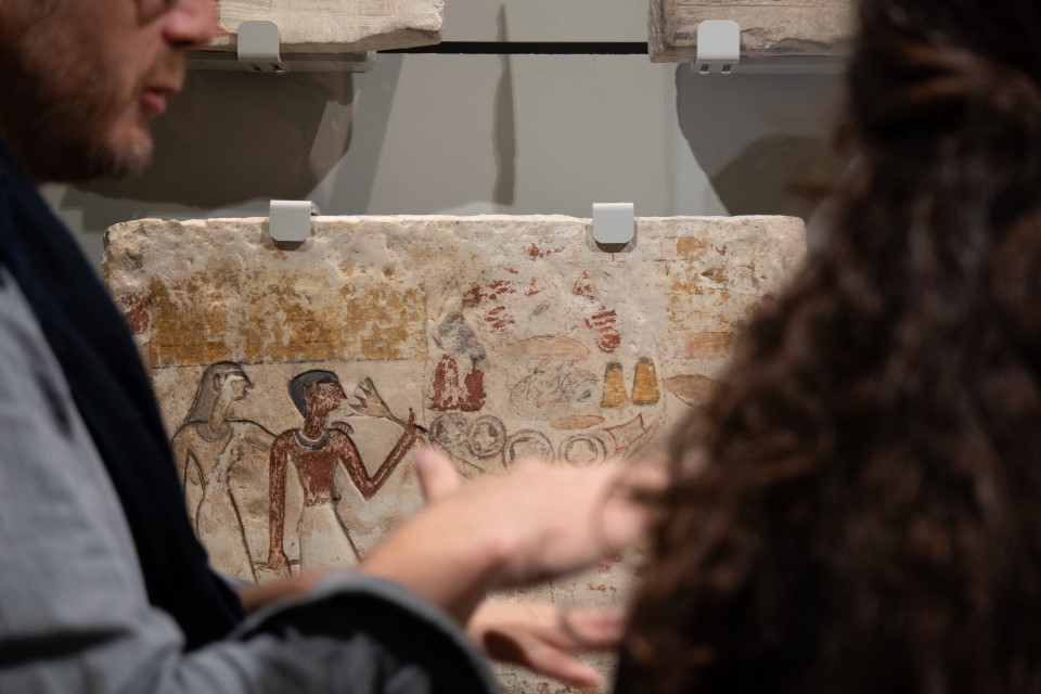 Museo Egizio, l’intelligenza artificiale analizza oltre 650 stele: divinità e simboli diventano ricercabili online